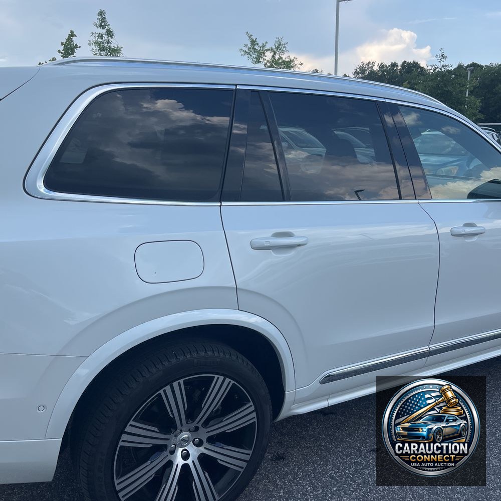 2024 Volvo XC90 T8 - Ultimate PHEV