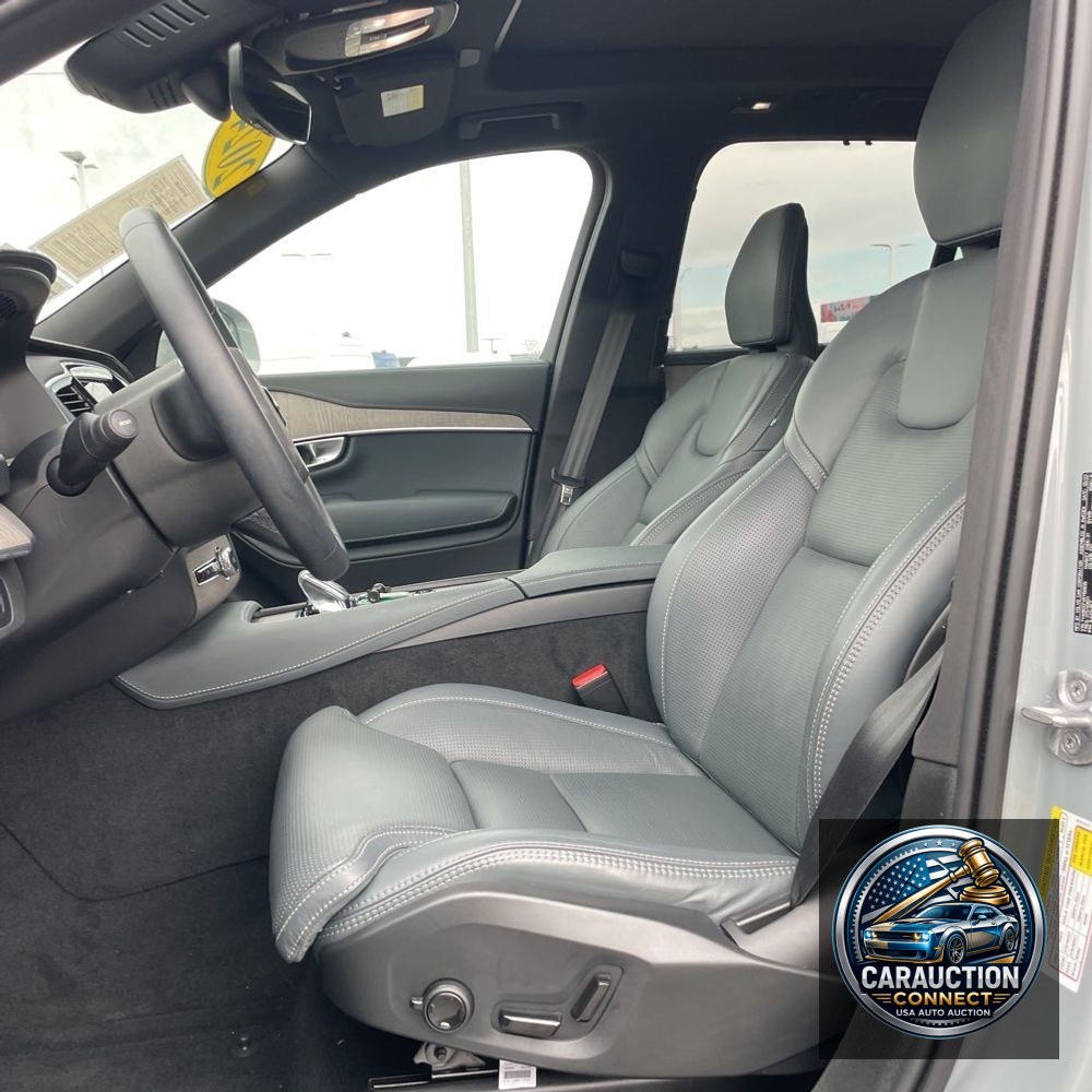 2024 Volvo XC90 T8 - Ultimate PHEV
