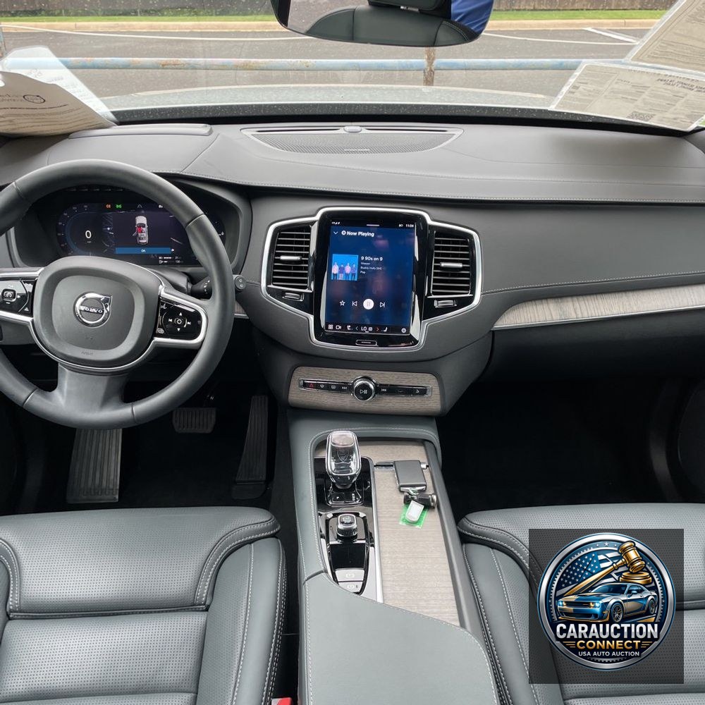 2024 Volvo XC90 T8 - Ultimate PHEV