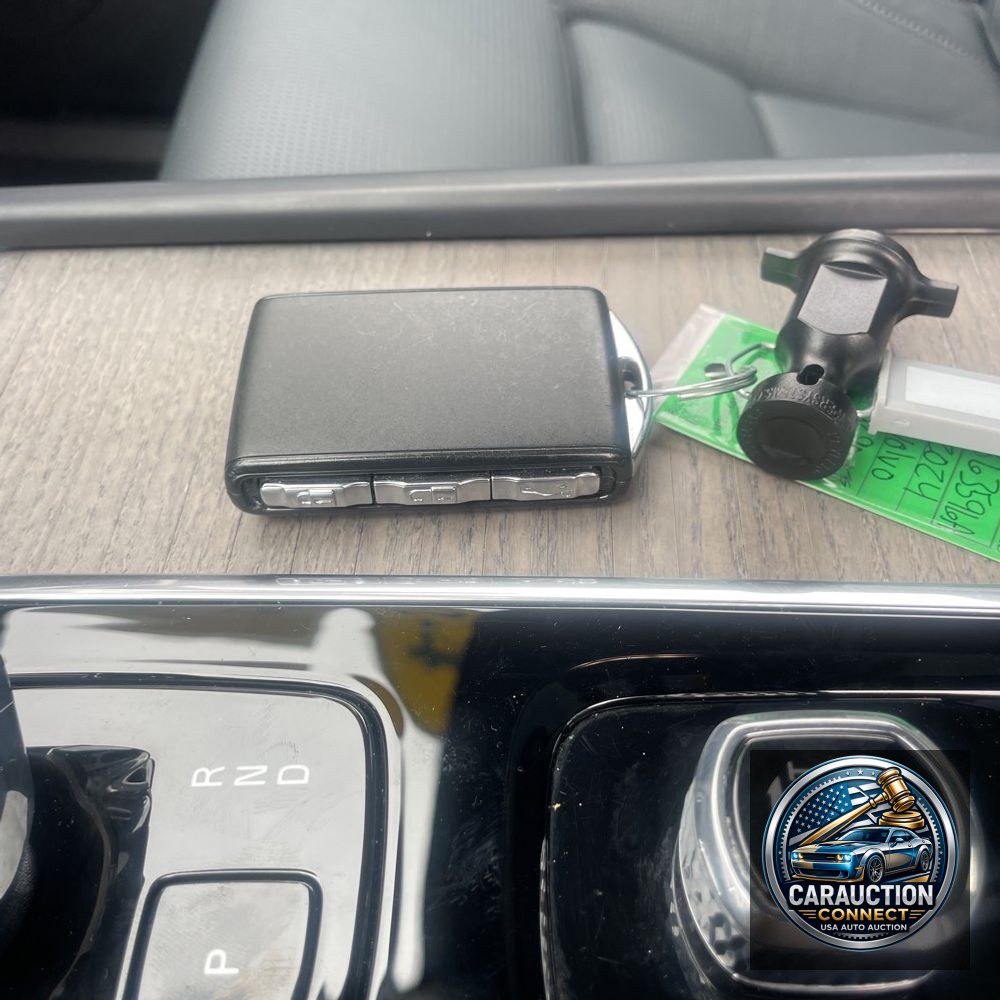 2024 Volvo XC90 T8 - Ultimate PHEV