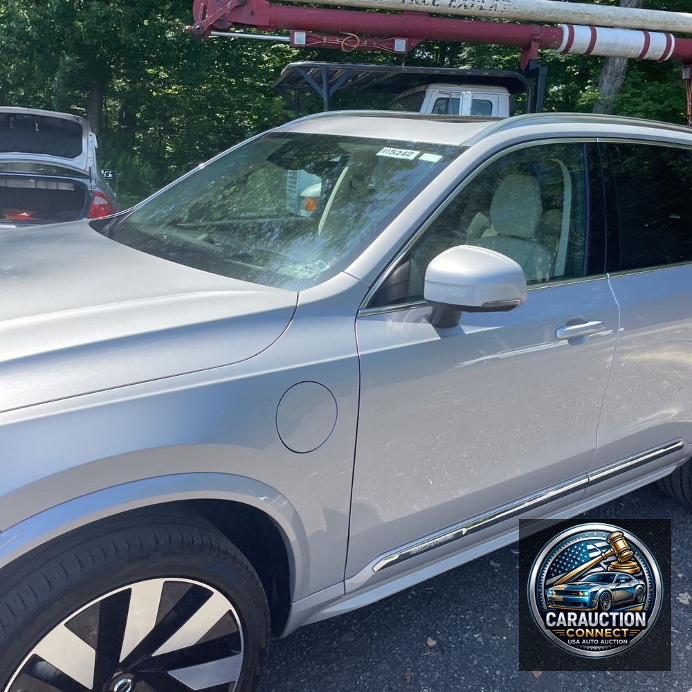 2024 Volvo XC90 T8 - Ultimate PHEV