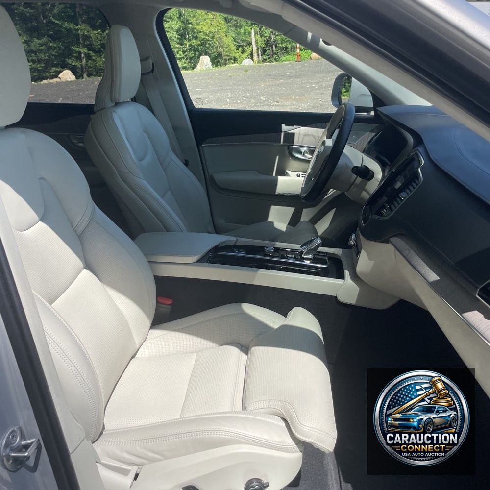 2024 Volvo XC90 T8 - Ultimate PHEV