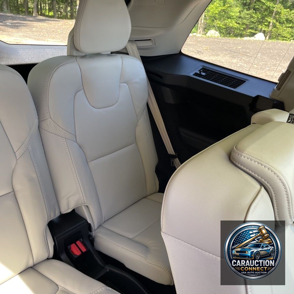 2024 Volvo XC90 T8 - Ultimate PHEV