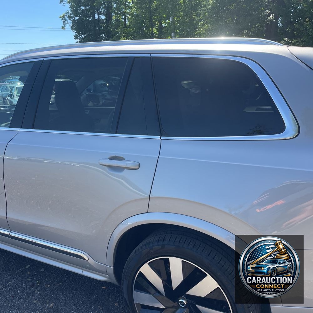 2024 Volvo XC90 T8 - Ultimate PHEV
