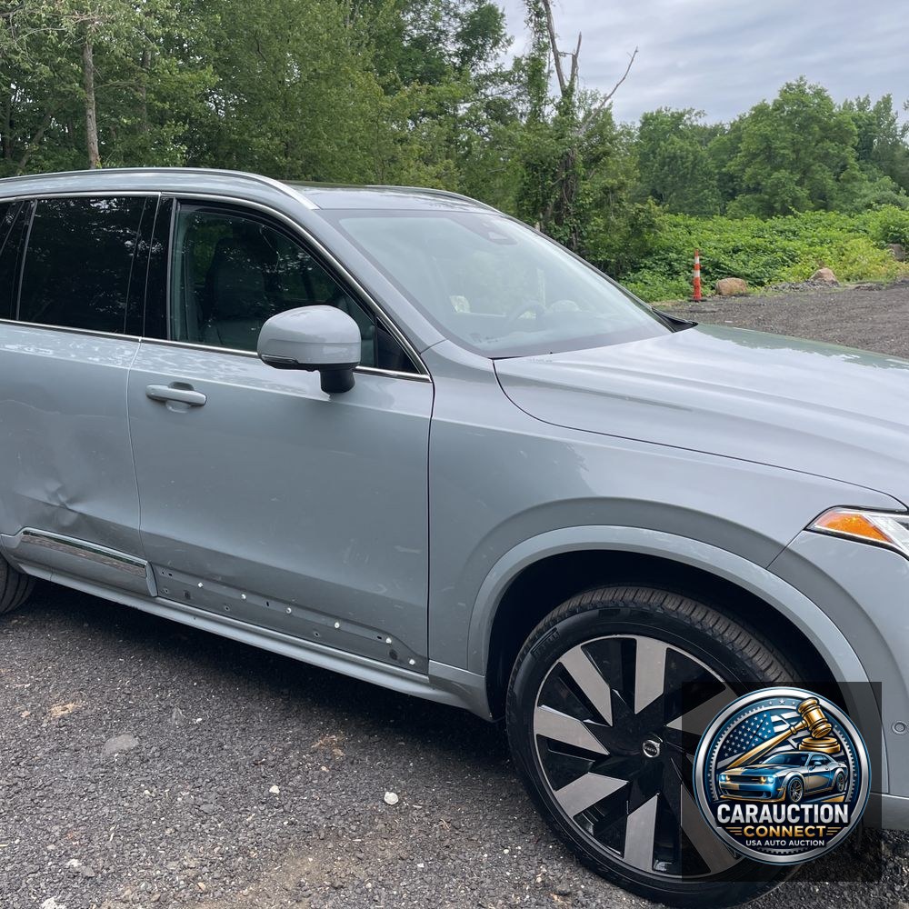 2024 Volvo XC90 T8 - Ultimate PHEV
