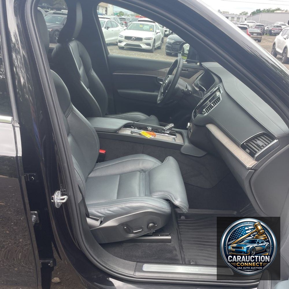 2024 Volvo XC90 T8 - Ultimate PHEV