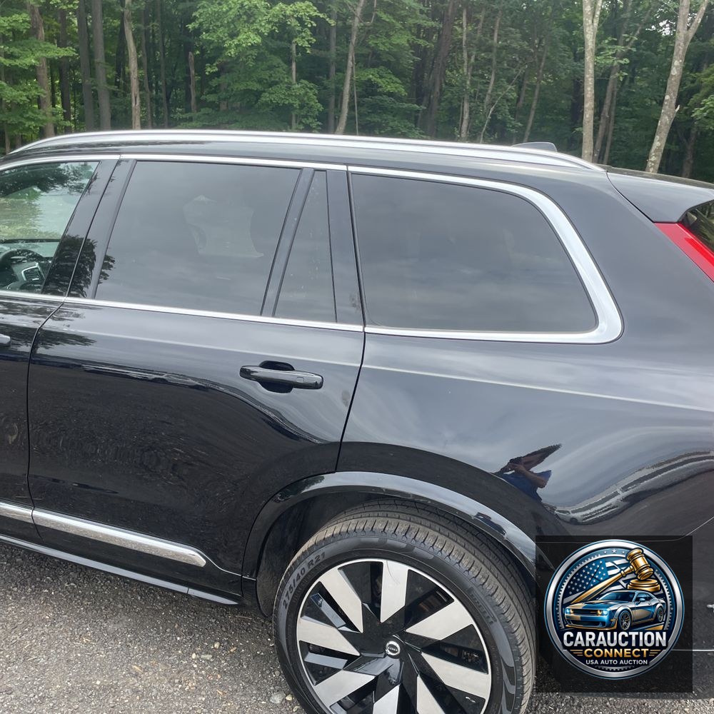 2024 Volvo XC90 T8 - Ultimate PHEV