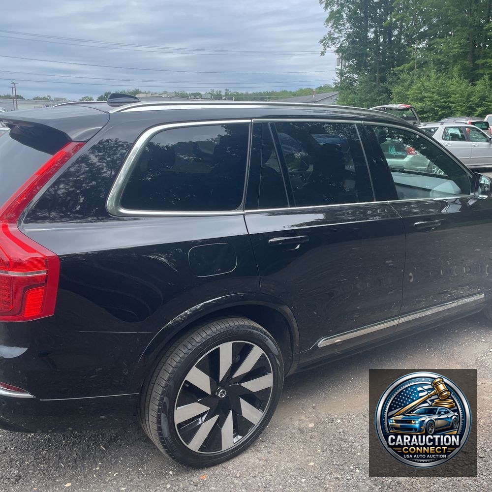 2024 Volvo XC90 T8 - Ultimate PHEV