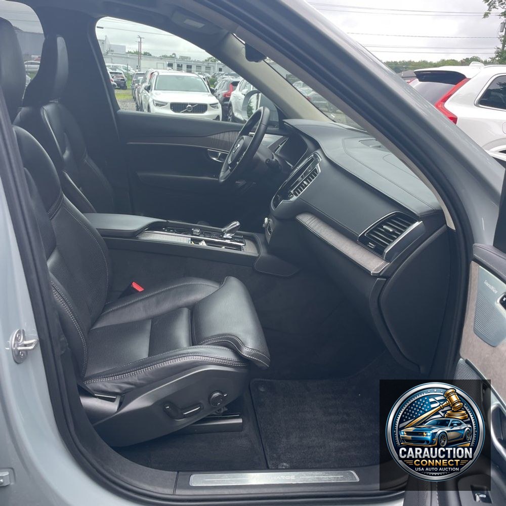 2024 Volvo XC90 T8 - Ultimate PHEV