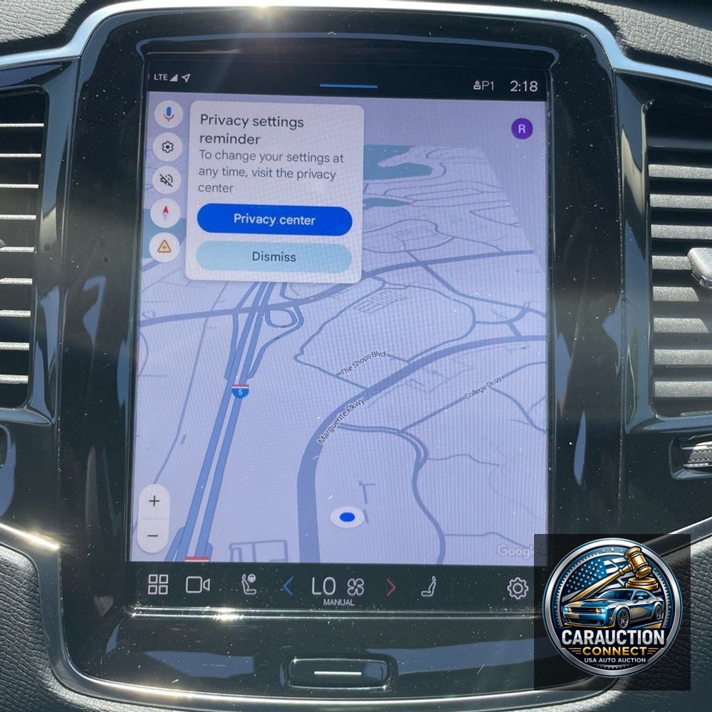 2023 Volvo XC90 T8 - Plus