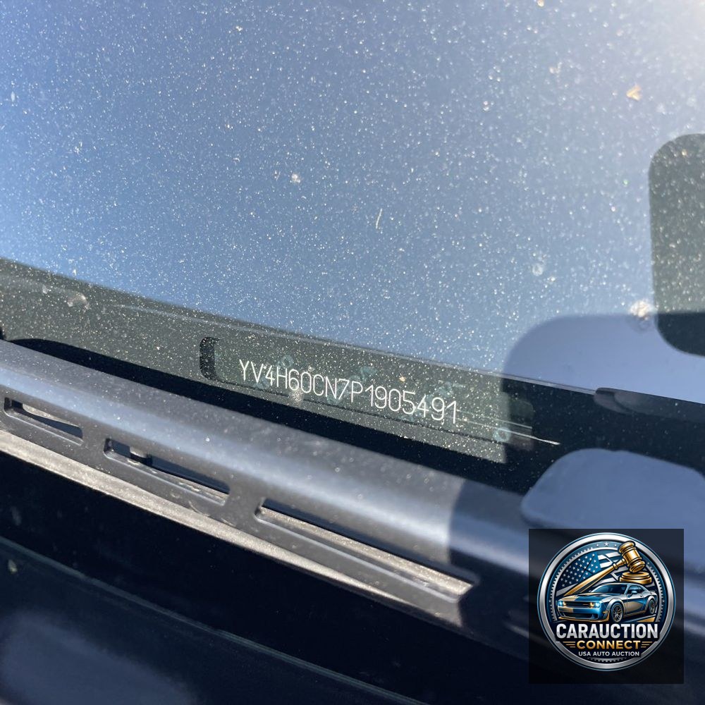 2023 Volvo XC90 T8 - Plus