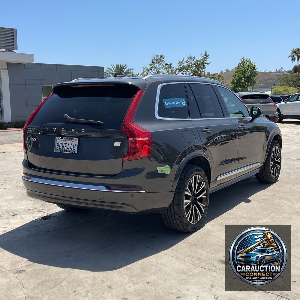2023 Volvo XC90 T8 - Plus