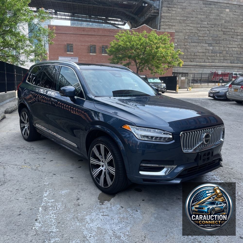2023 Volvo XC90 T8 - Plus