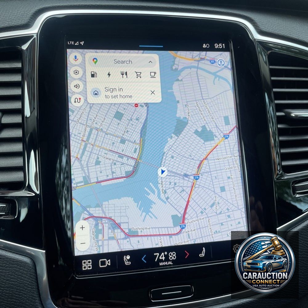 2023 Volvo XC90 T8 - Plus