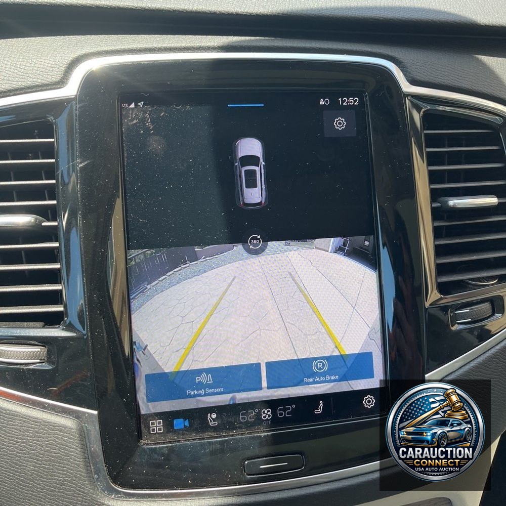 2023 Volvo XC90 T8 - Plus