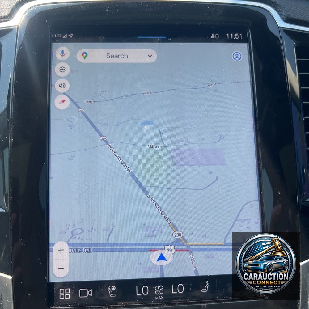 2023 Volvo XC90 T8 - Plus