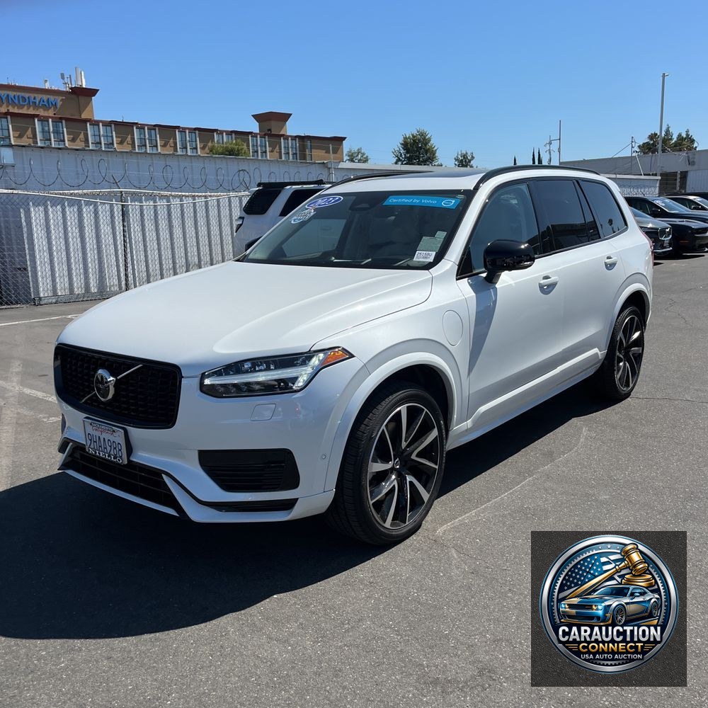 2023 Volvo XC90 T8 - Ultimate