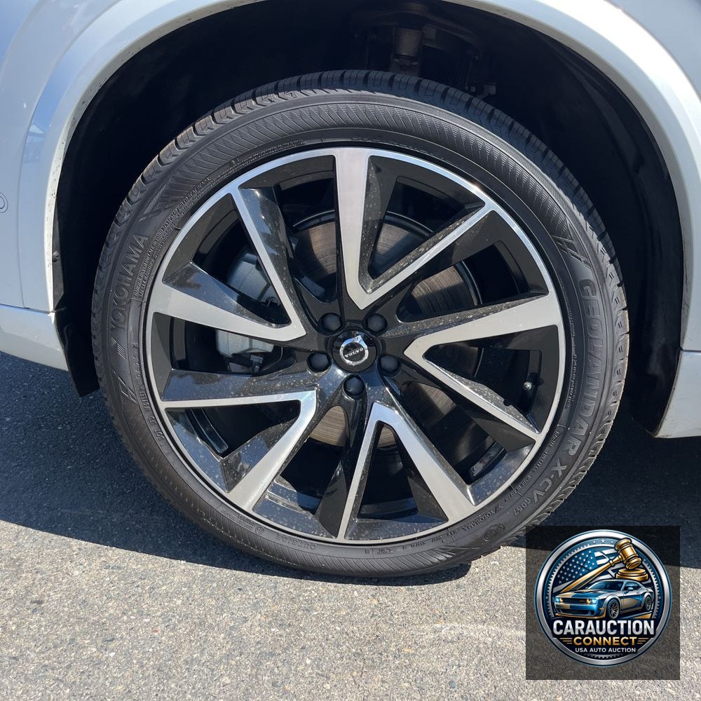 2023 Volvo XC90 T8 - Ultimate
