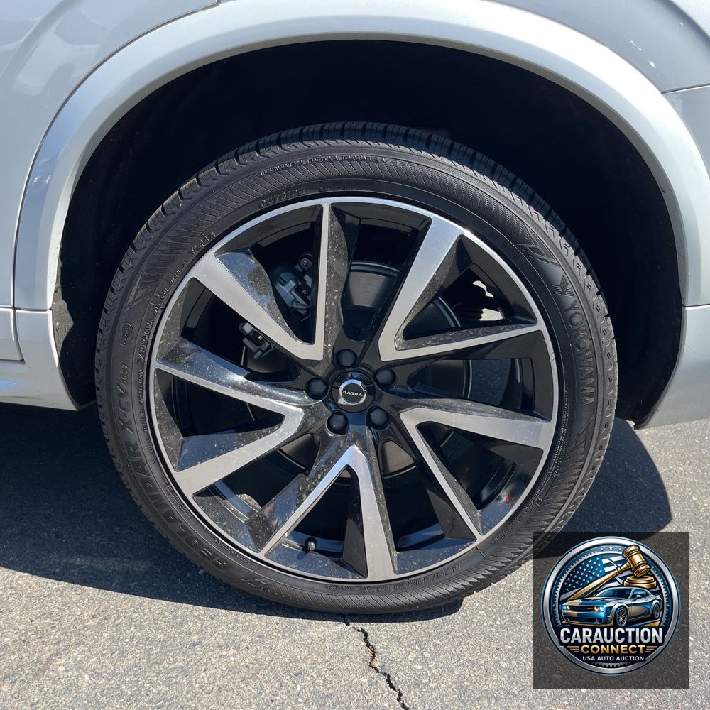 2023 Volvo XC90 T8 - Ultimate