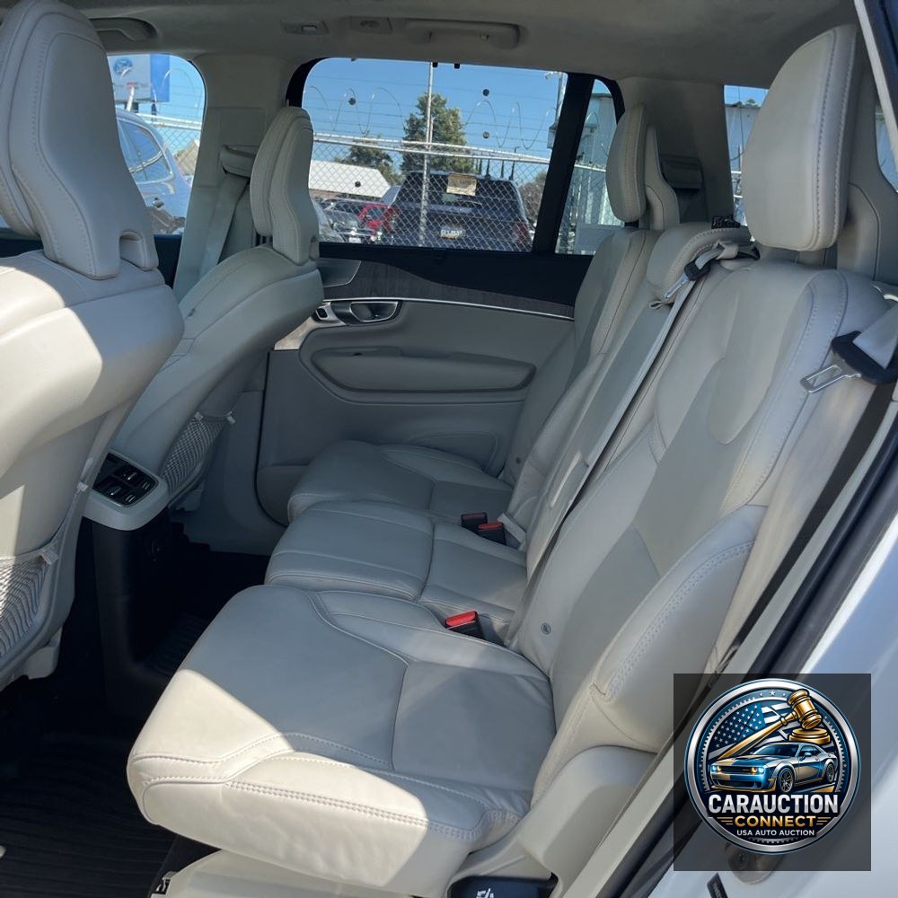2023 Volvo XC90 T8 - Ultimate