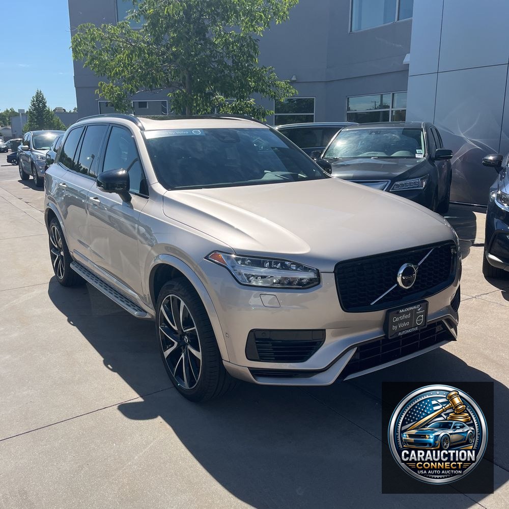 2023 Volvo XC90 T8 - Ultimate