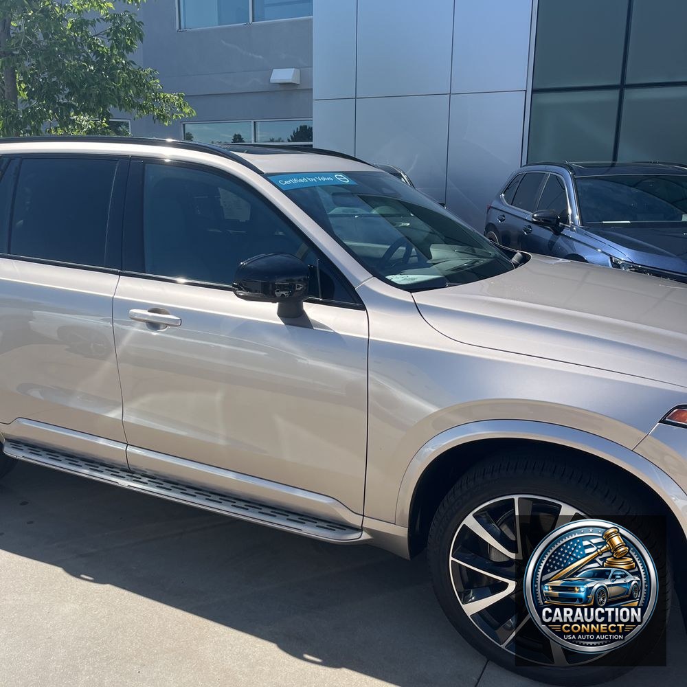 2023 Volvo XC90 T8 - Ultimate
