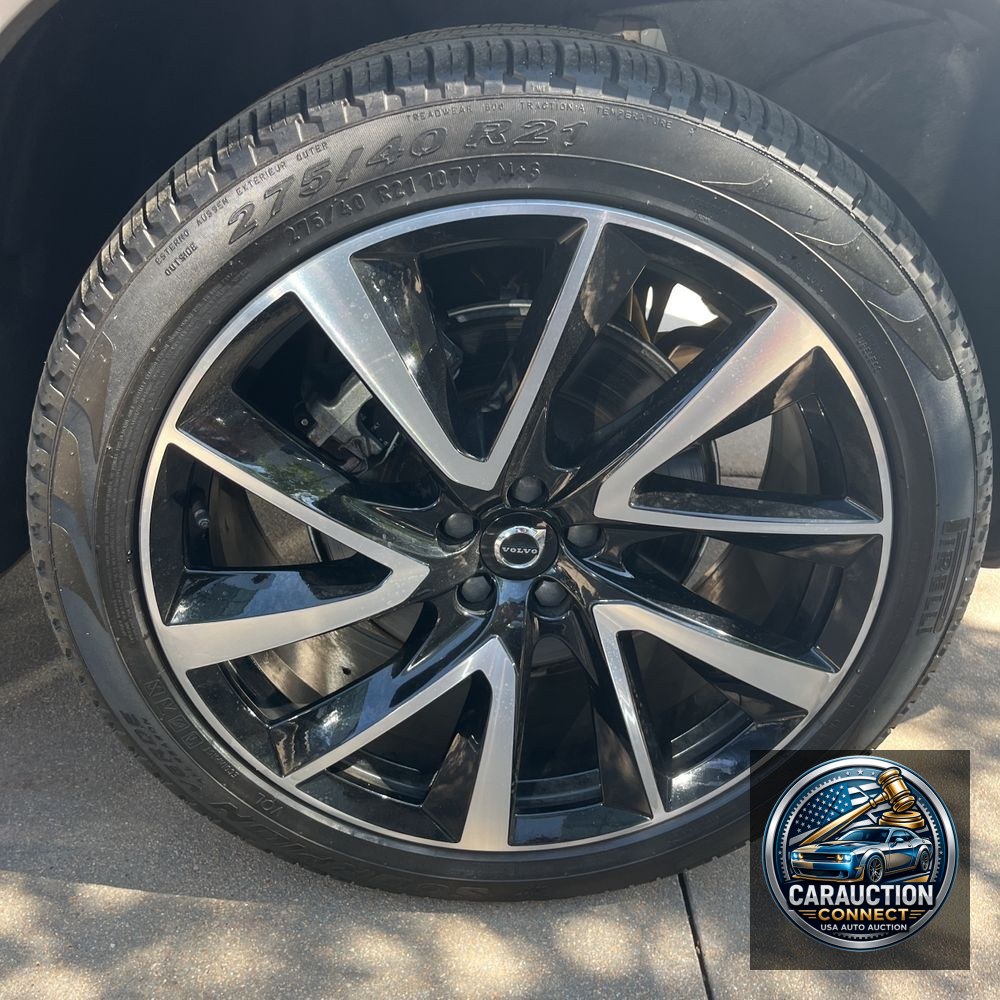 2023 Volvo XC90 T8 - Ultimate