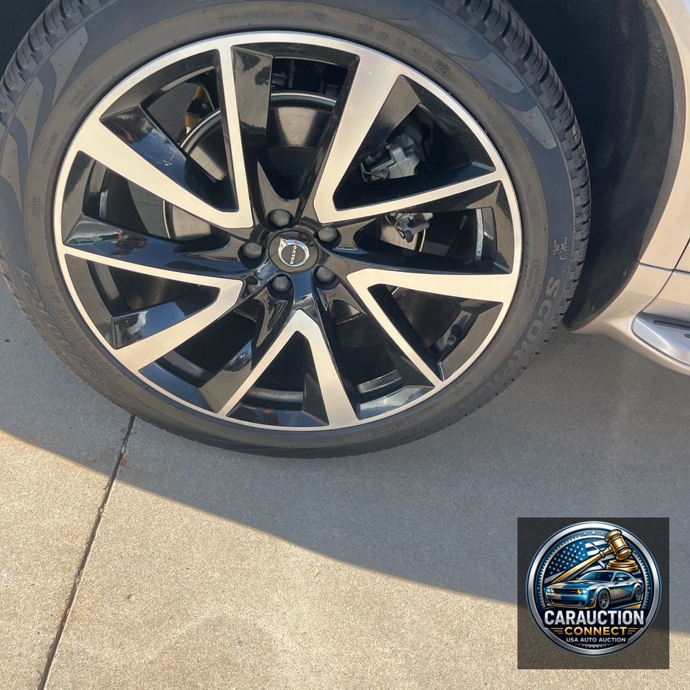 2023 Volvo XC90 T8 - Ultimate