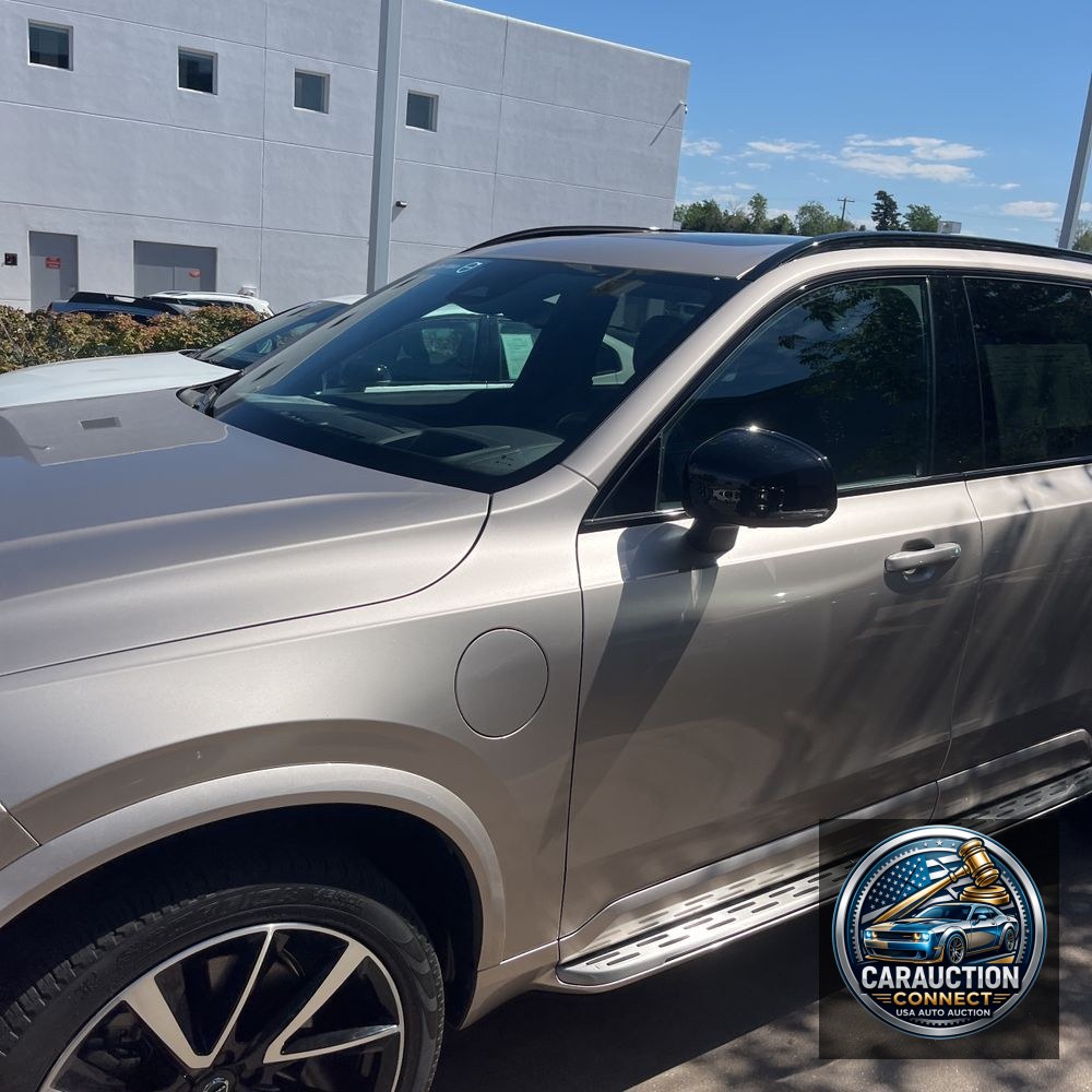 2023 Volvo XC90 T8 - Ultimate