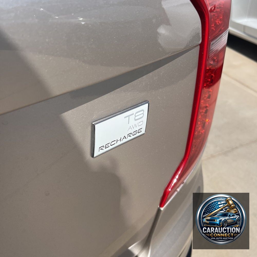 2023 Volvo XC90 T8 - Ultimate