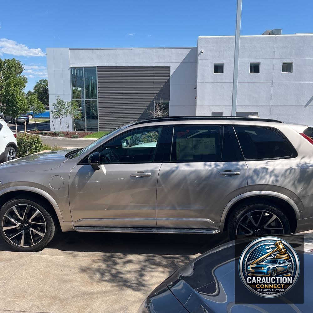 2023 Volvo XC90 T8 - Ultimate