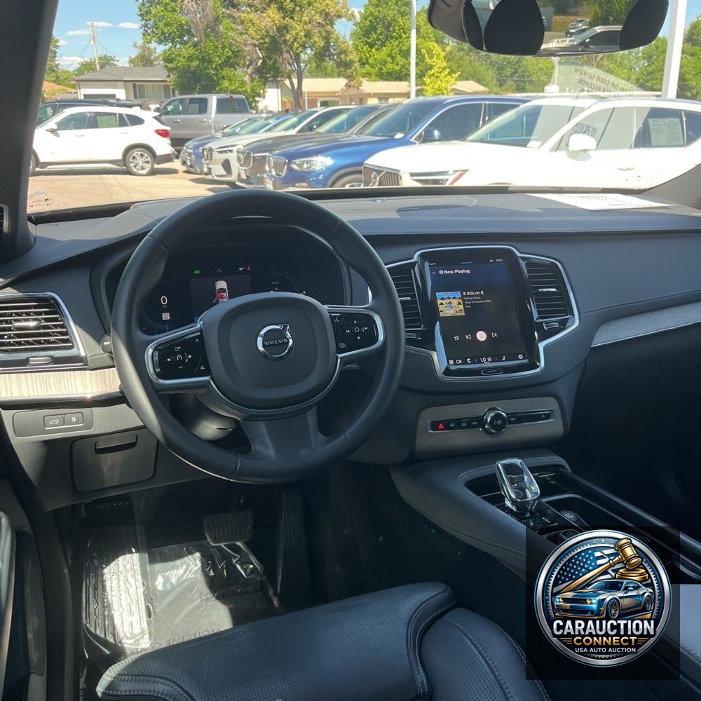 2023 Volvo XC90 T8 - Ultimate