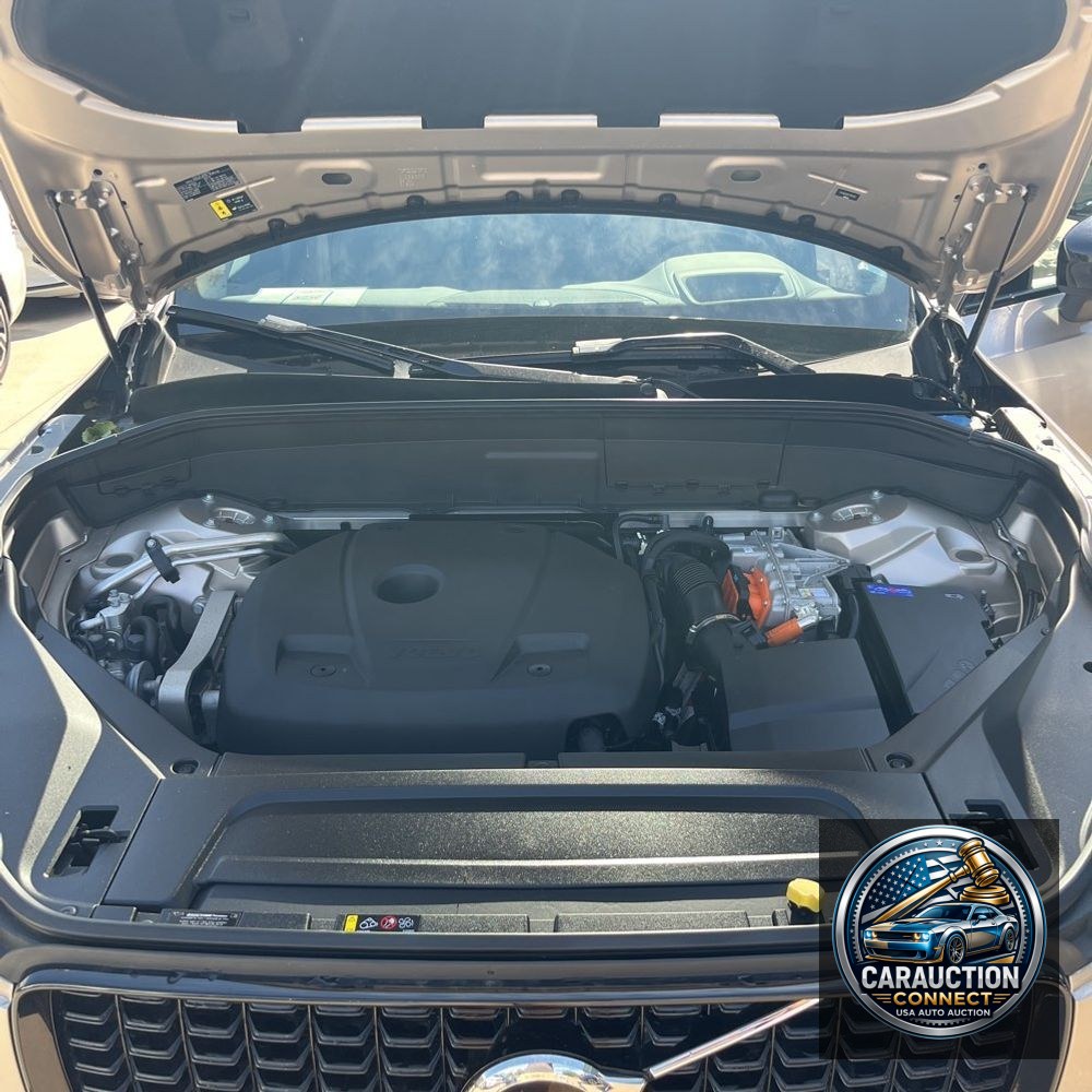 2023 Volvo XC90 T8 - Ultimate