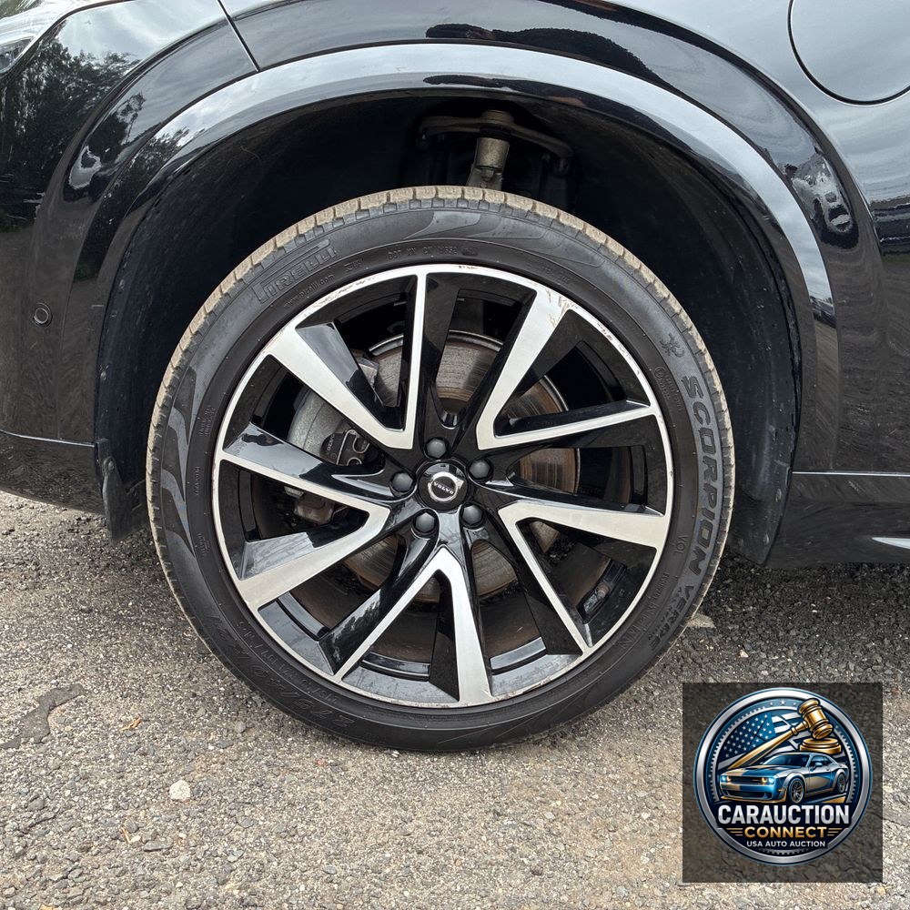 2023 Volvo XC90 T8 - Ultimate