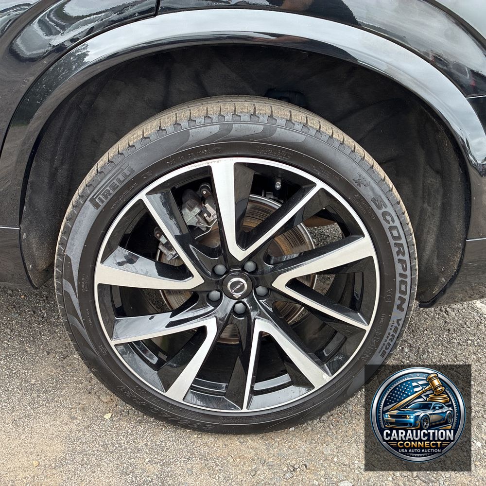 2023 Volvo XC90 T8 - Ultimate