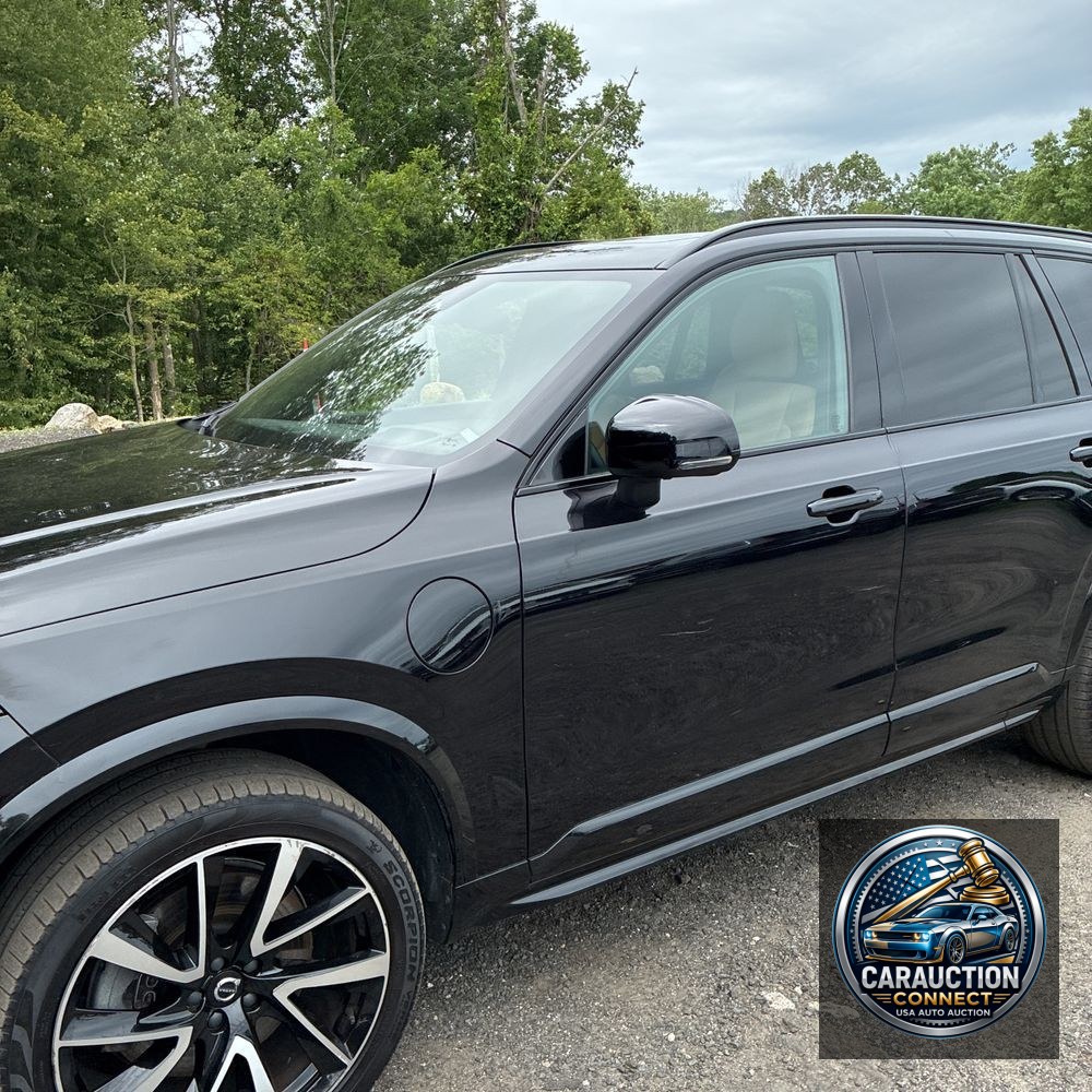 2023 Volvo XC90 T8 - Ultimate