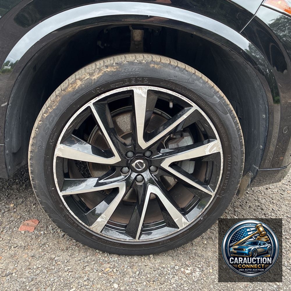 2023 Volvo XC90 T8 - Ultimate