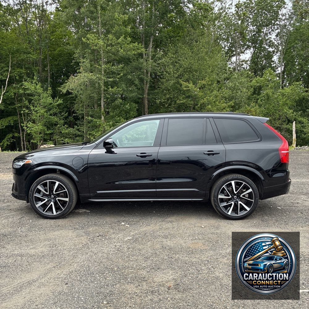 2023 Volvo XC90 T8 - Ultimate