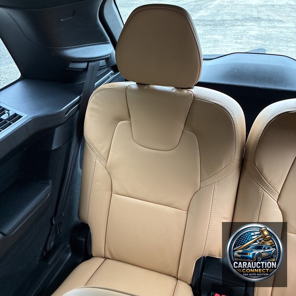 2023 Volvo XC90 T8 - Ultimate