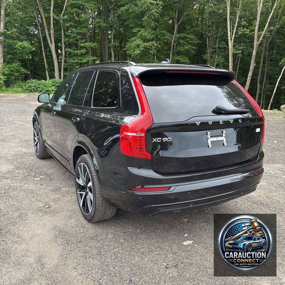 2023 Volvo XC90 T8 - Ultimate