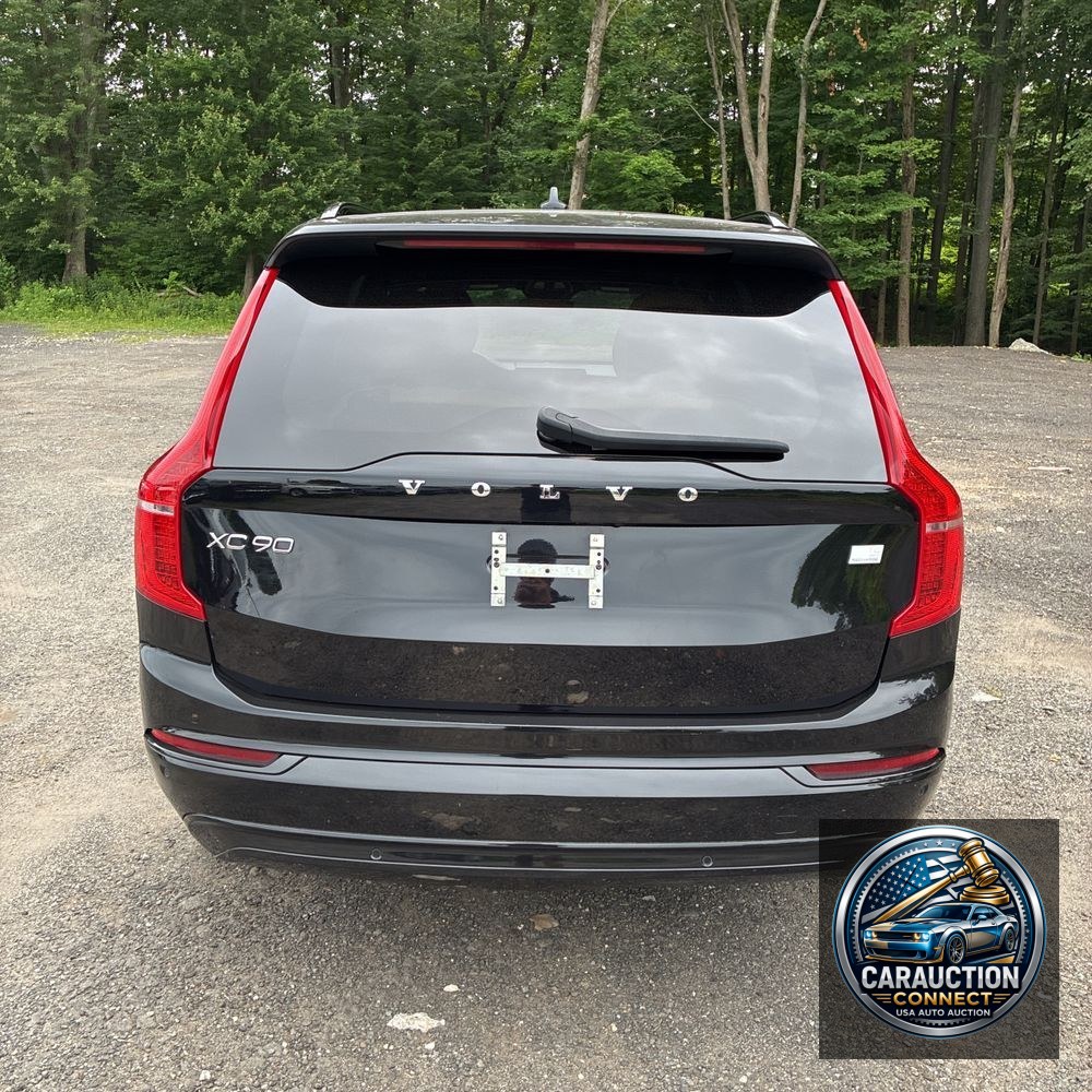 2023 Volvo XC90 T8 - Ultimate