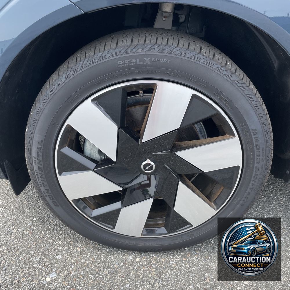 2024 Volvo XC60 T8 - Plus PHEV