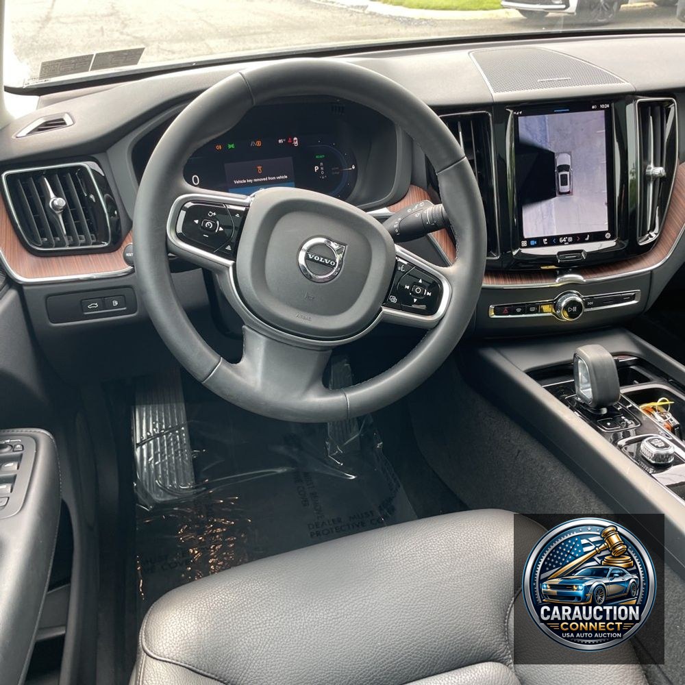2024 Volvo XC60 T8 - Plus PHEV