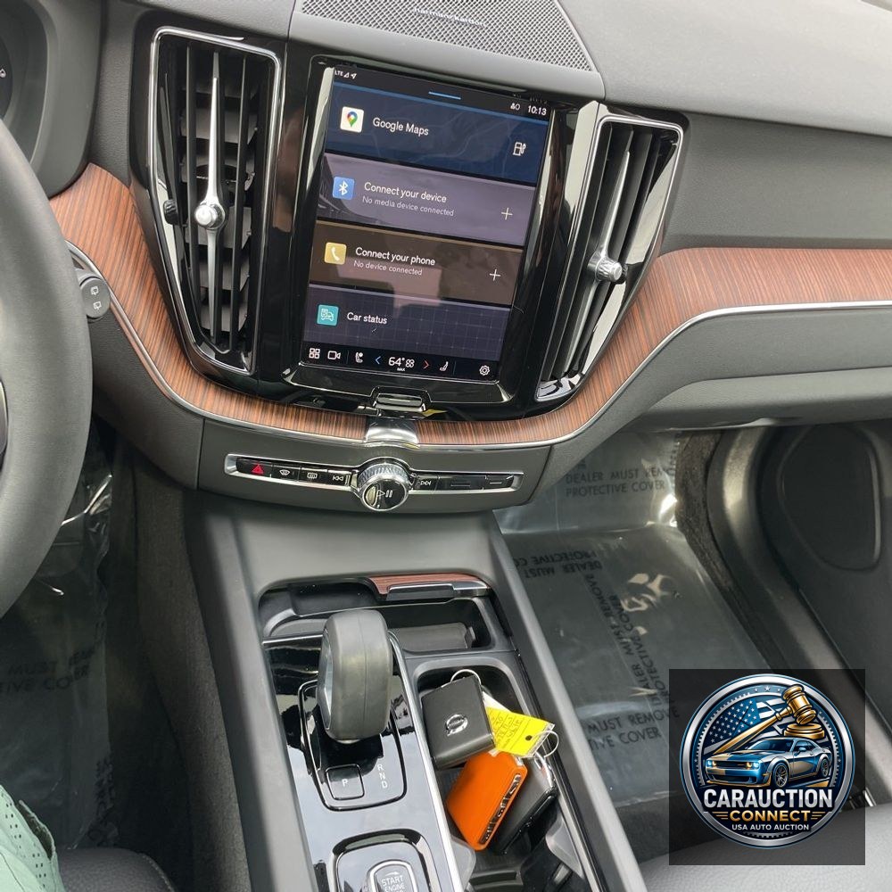 2024 Volvo XC60 T8 - Plus PHEV