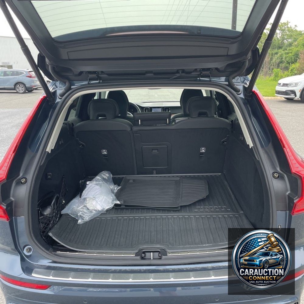 2024 Volvo XC60 T8 - Plus PHEV