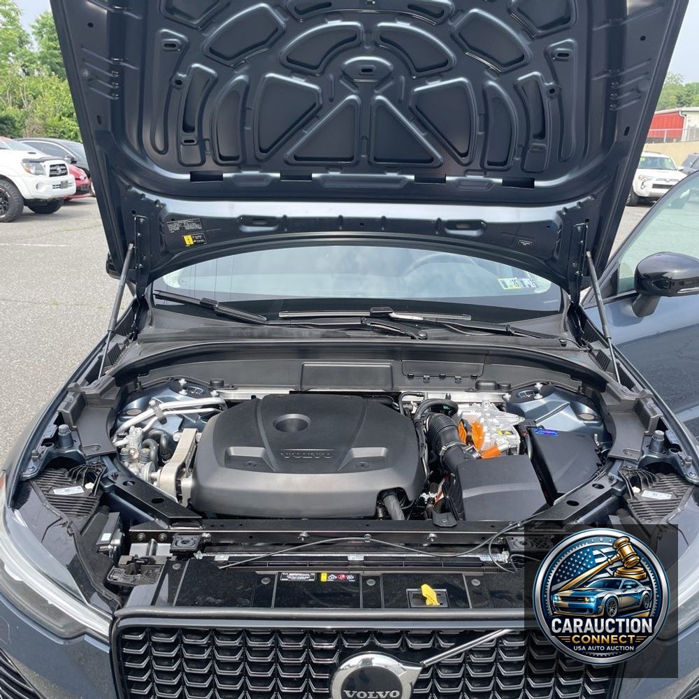 2024 Volvo XC60 T8 - Plus PHEV