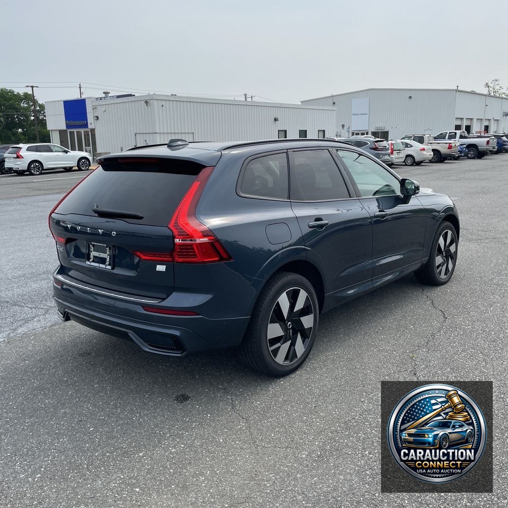 2024 Volvo XC60 T8 - Plus PHEV