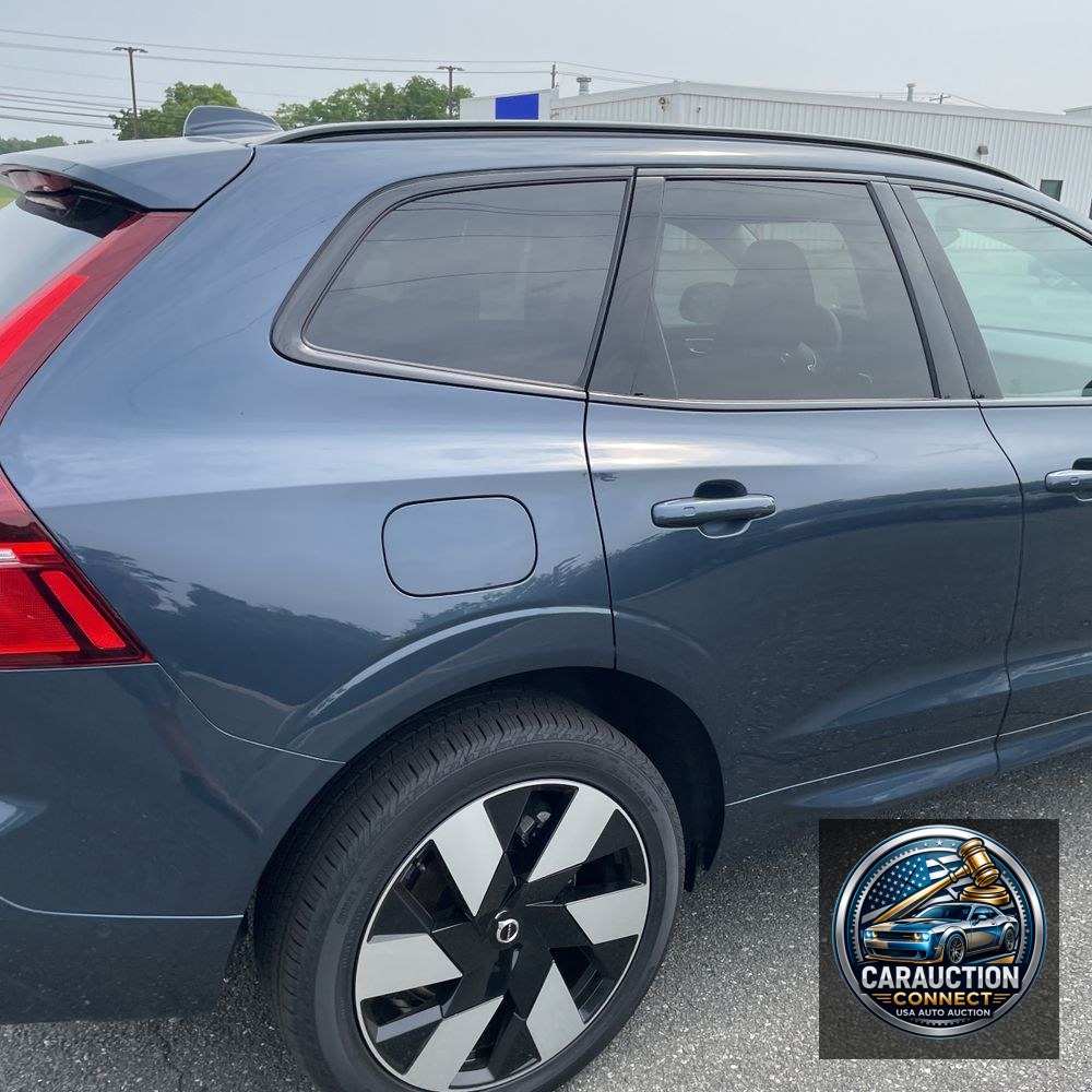 2024 Volvo XC60 T8 - Plus PHEV