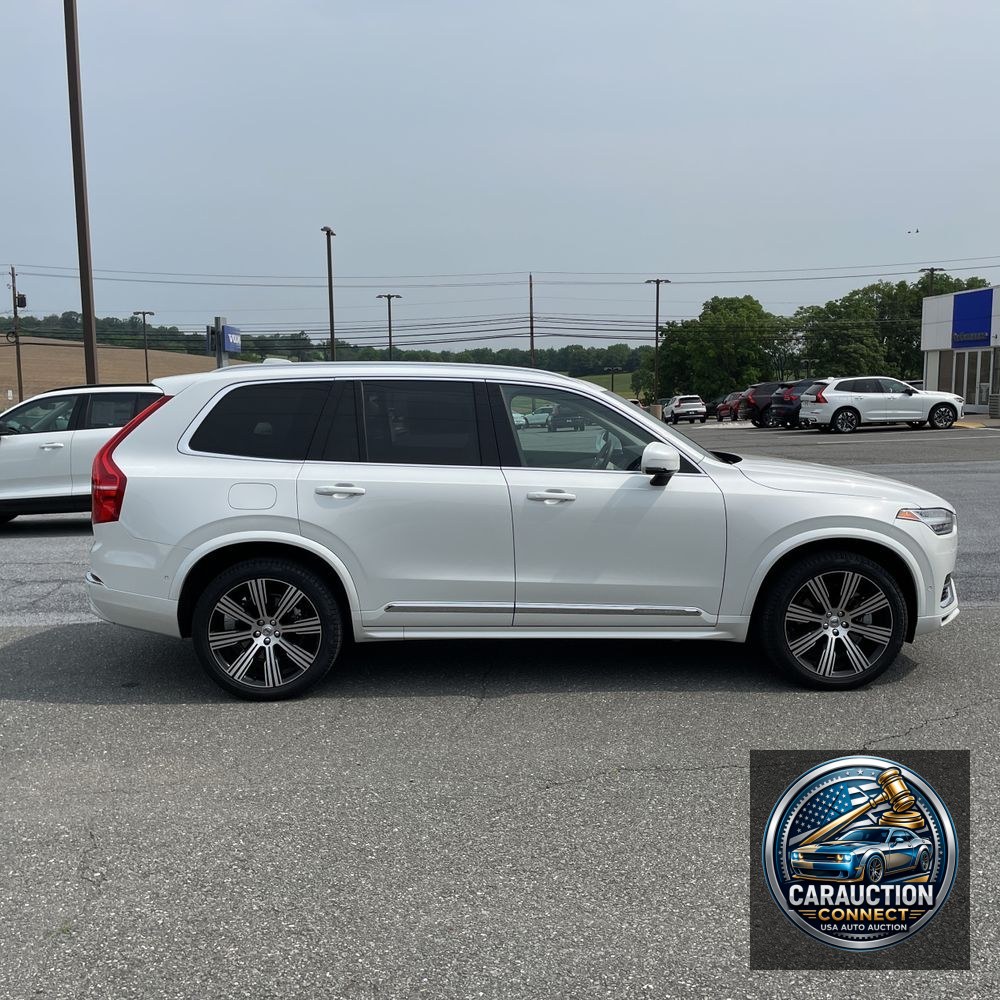 2024 Volvo XC90 T8 - Plus PHEV
