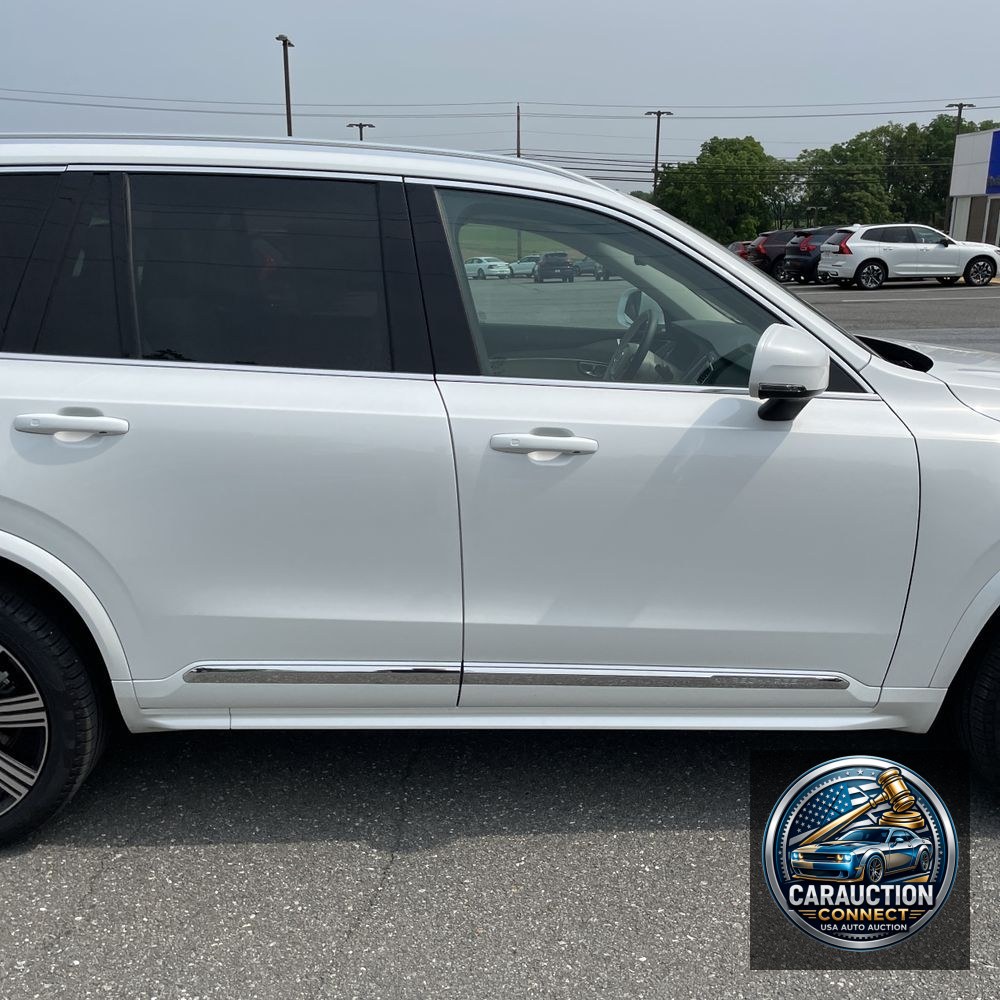 2024 Volvo XC90 T8 - Plus PHEV